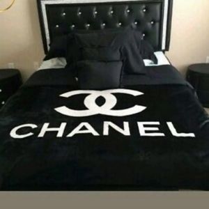 New Luxury Plush Throw Blanket For Sale.